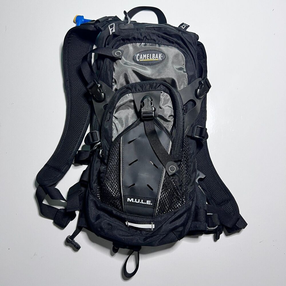 Camelbak M.U.L.E Mule Hydration Hiking Mountain Biking Backpack W/Bladder EUC